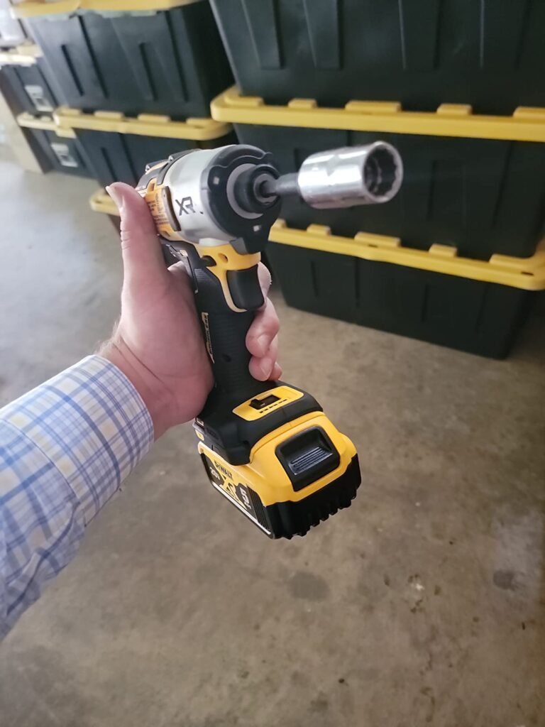 DeWalt DCF845 vs DCF860: Two powerful drivers, but which one should you buy? Compare their specifications and real-world advantages before deciding.